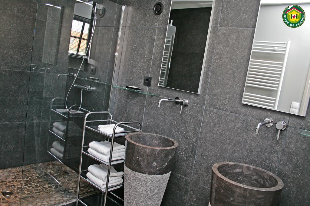 Le Clos Du Miroir Courset Bilik gambar
