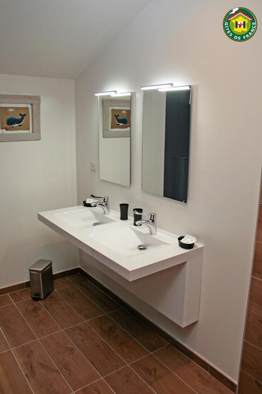 Le Clos Du Miroir Courset Bilik gambar